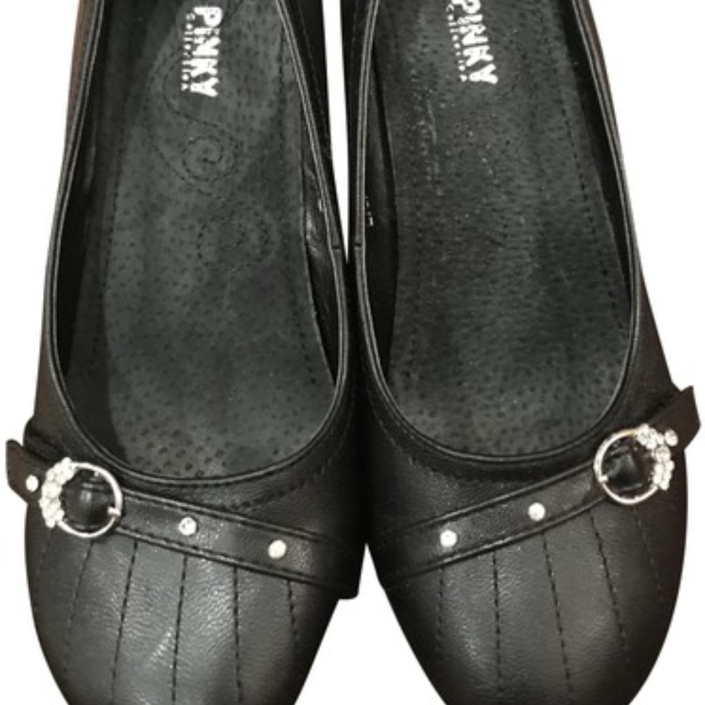 Via Pinky Black Wedges